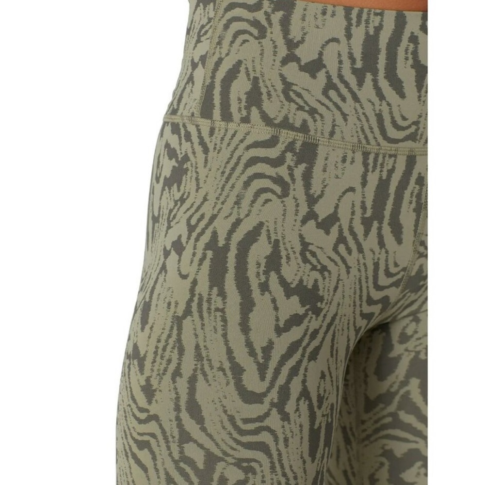 NWOT Varley Green Distorted Grain Luna Legging Size: Small - Picture 4 of 16
